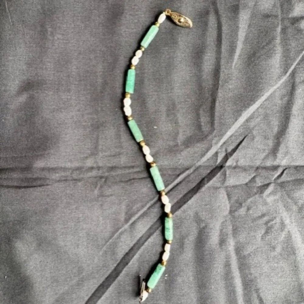 Vintage Faux Pearl and Green Stone Beaded Bracelet 7"